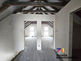 Dom w stanie deweloperskim w Ochli